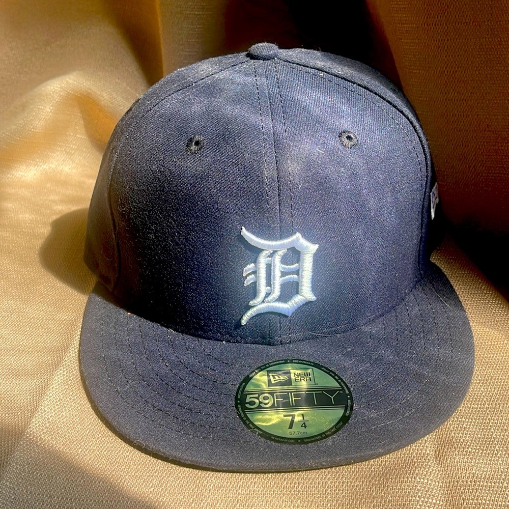 New era fitted MBL 59FIFTY Style size 7 1/4